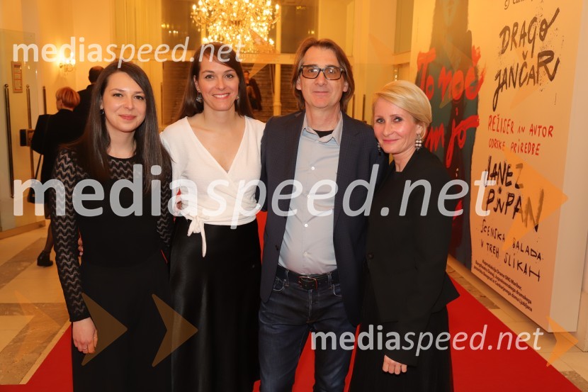  Zala Koren, SNG Maribor Drama, urednica socialnih omrežij;  Špela Lešnik, producentka Drame SNG Maribor;  Aleksandar  Popovski, režiser, umetniški direktor Drame SNG Maribor;  Anja  Žižek, marketing SNG MariborDogodek v mestu Gogi, premiera drame v SNG Maribor