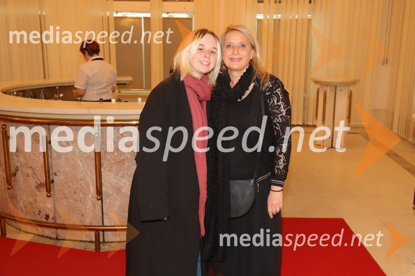  Lola Doma;  Tatjana Doma, dramaturginja SLG CeljeDogodek v mestu Gogi, premiera drame v SNG Maribor