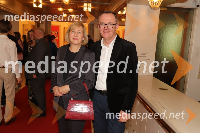  Nevenka Medved, Europlakat; dr. Zoran Medved, odgovorni urednik, TV MariborDogodek v mestu Gogi, premiera drame v SNG Maribor