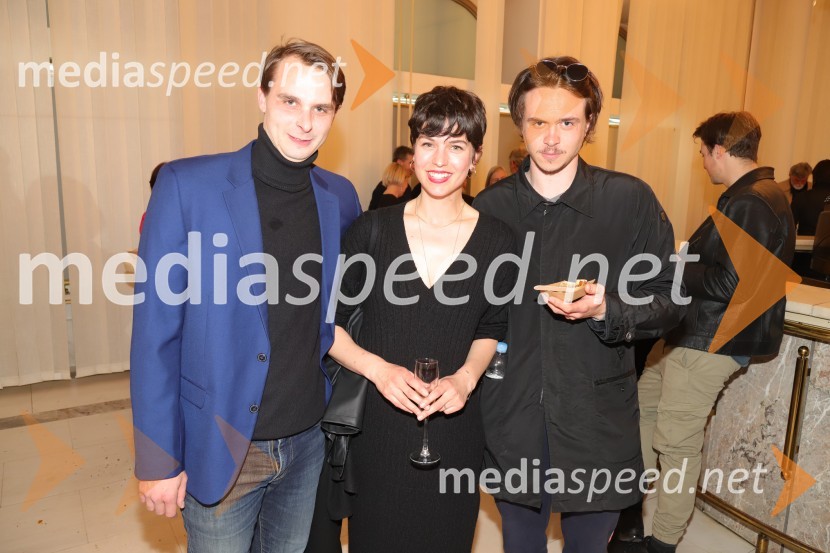  Blaž Dolenc, igralec;  Lea Mihevc, igralka;  Lovro Zafred, igralecDogodek v mestu Gogi, premiera drame v SNG Maribor