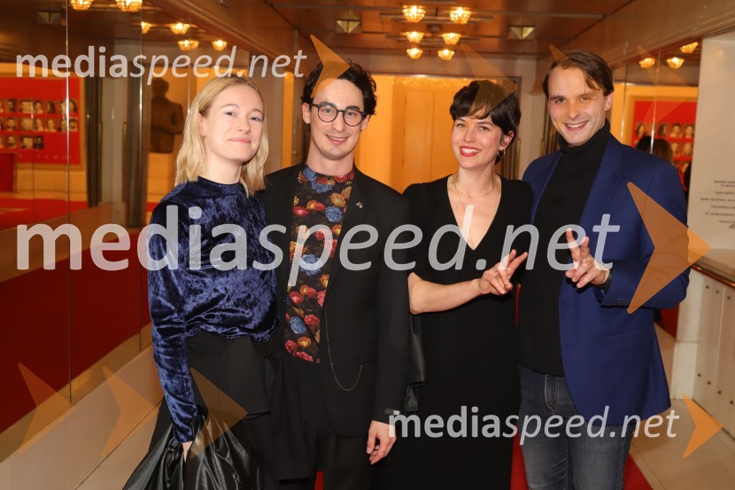  Julija Klavžar, igralka;  Žan Koprivnik, igralec;  Lea Mihevc, igralka;  Blaž Dolenc, igralecDogodek v mestu Gogi, premiera drame v SNG Maribor