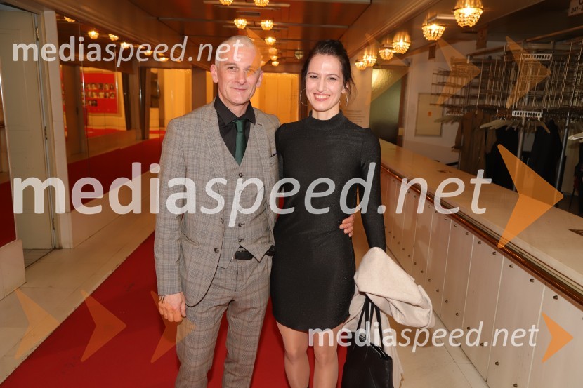  Vladimir Vlaškalić, igralec;  Eva Kraš, igralkaDogodek v mestu Gogi, premiera drame v SNG Maribor