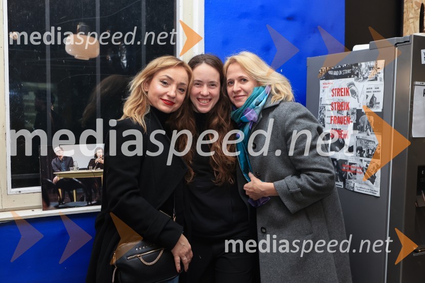  Tina Dobnik, producentka MASKA;  ... ;  ... Takorekoč: Žalujka + Amater, premiera Nova Pošta, SMG Ljubljana