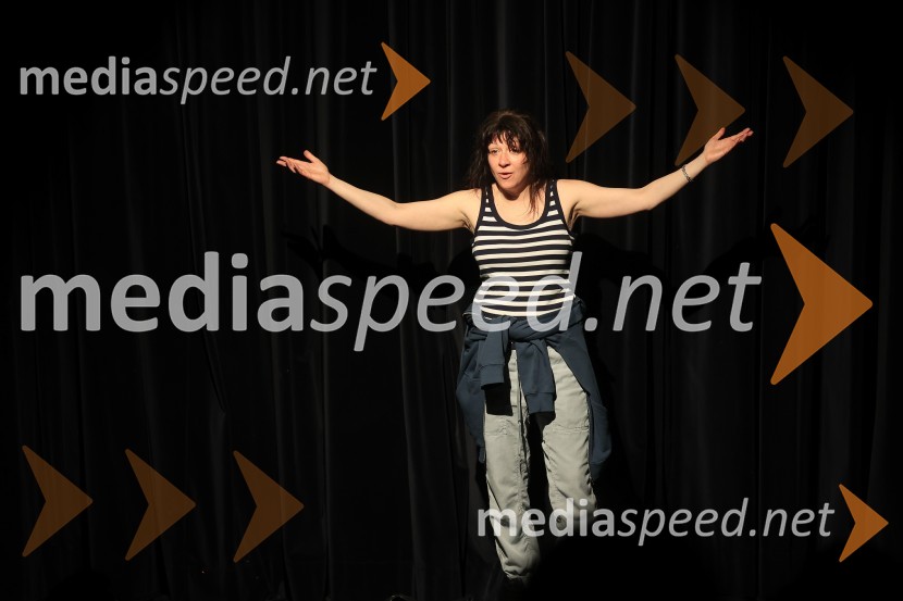  Janja Majzelj, igralkaLjudje, kraji in stvari, premiera v SMG Ljubljana