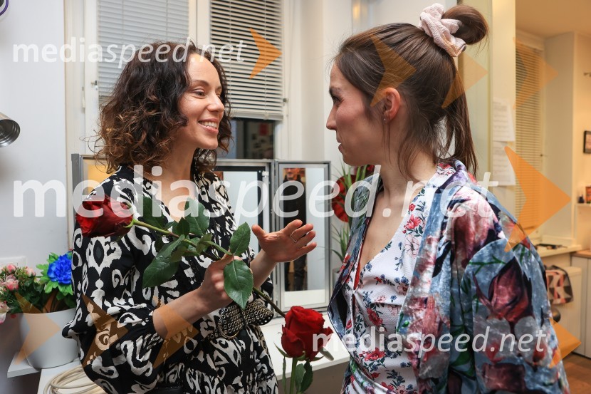 ... ;  Klara Kastelec, igralkaLjudje, kraji in stvari, premiera v SMG Ljubljana