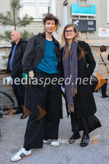  Tjaša Stanič, manekenka;  Alenka Bartulović, antropologinjaLjudje, kraji in stvari, premiera v SMG Ljubljana