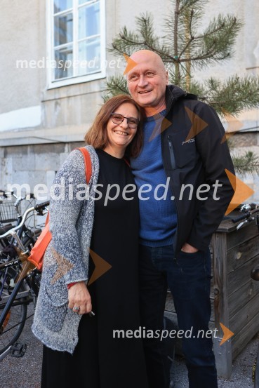   Irena Matko Lukan, urednica otroškega leposlovja, Mladinska knjiga;  Blaž Lukan, kritikLjudje, kraji in stvari, premiera v SMG Ljubljana