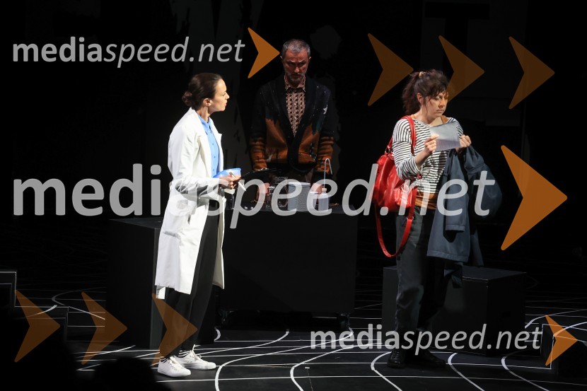  Daša Doberšek, igralka;  ... ;  Janja Majzelj, igralkaLjudje, kraji in stvari, premiera v SMG Ljubljana