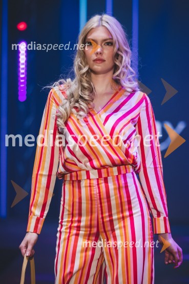  Mihaela Kralj, manekenkaMoč miru, spomladanska modna revija v Citycentru Celje