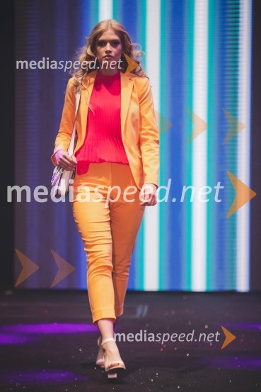  Vladlena Salyayeva, manekenka, Miss fotogeničnosti 2021Moč miru, spomladanska modna revija v Citycentru Celje