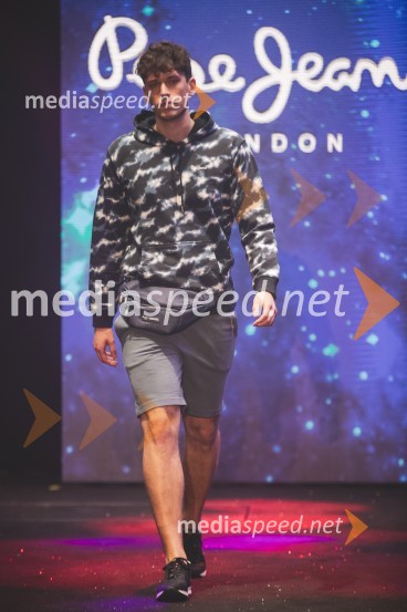  Samo Gaberšek, manekenMoč miru, spomladanska modna revija v Citycentru Celje