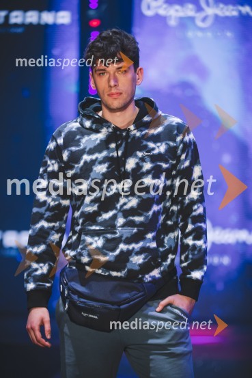  Samo Gaberšek, manekenMoč miru, spomladanska modna revija v Citycentru Celje