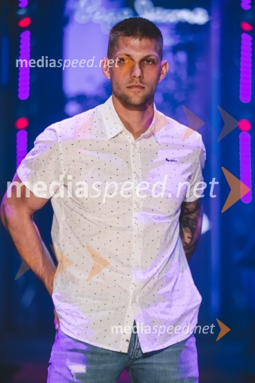  Tilen Kajtna, manekenMoč miru, spomladanska modna revija v Citycentru Celje