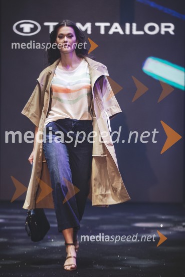  Laura Škvorc, Miss Earth Slovenije 2015, modelMoč miru, spomladanska modna revija v Citycentru Celje