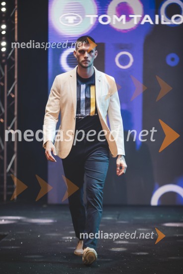  Tilen Kajtna, manekenMoč miru, spomladanska modna revija v Citycentru Celje