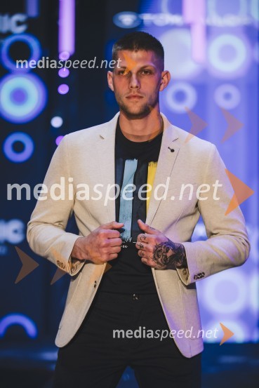  Tilen Kajtna, manekenMoč miru, spomladanska modna revija v Citycentru Celje