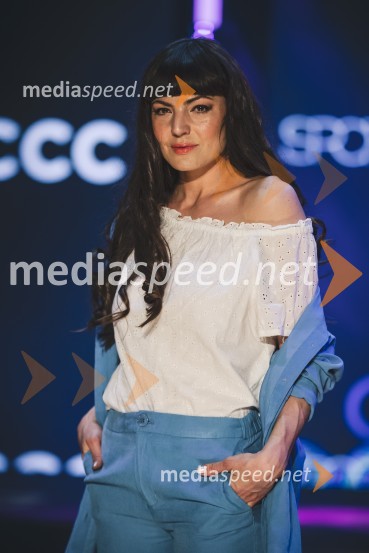  Gea Erjavec, mankenka, plesalkaMoč miru, spomladanska modna revija v Citycentru Celje