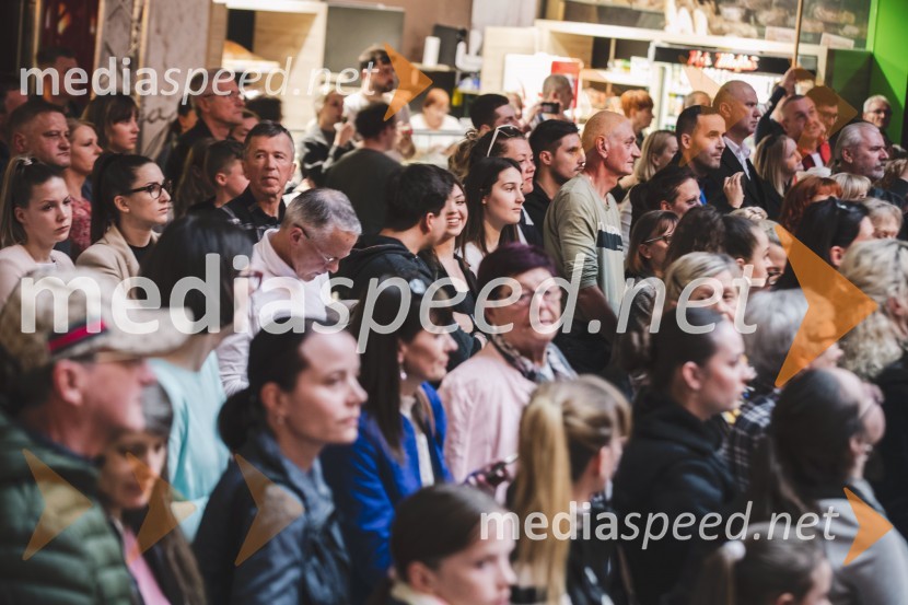 Moč miru, spomladanska modna revija v Citycentru Celje