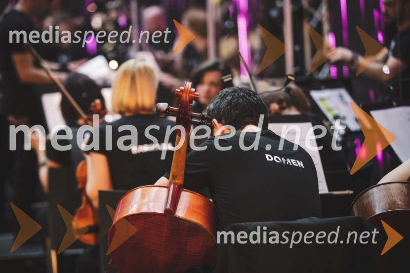 Moč miru, spomladanska modna revija v Citycentru Celje