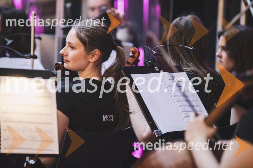 Moč miru, spomladanska modna revija v Citycentru Celje