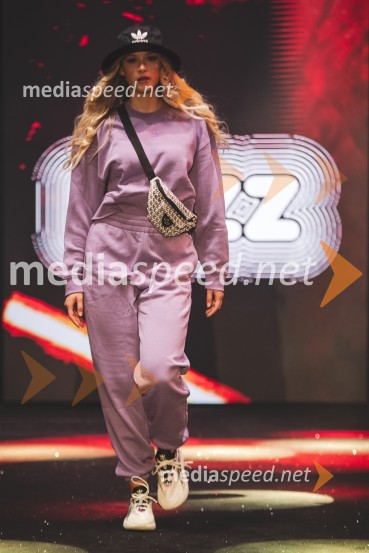  Pina Velepec, manekenkaMoč miru, spomladanska modna revija v Citycentru Celje