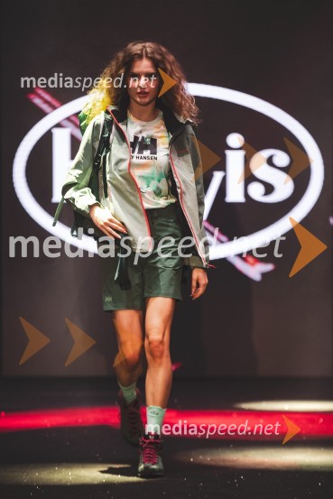  Nika Kar, manekenkaMoč miru, spomladanska modna revija v Citycentru Celje