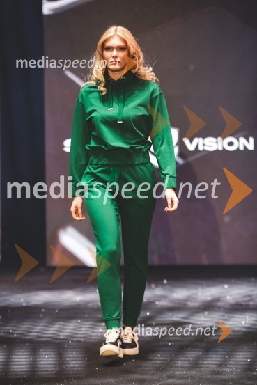  Mihaela Kralj, manekenkaMoč miru, spomladanska modna revija v Citycentru Celje