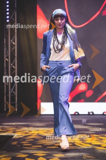  Gea Erjavec, mankenka, plesalkaMoč miru, spomladanska modna revija v Citycentru Celje