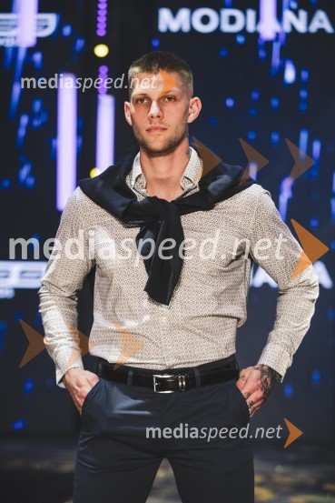  Tilen Kajtna, manekenMoč miru, spomladanska modna revija v Citycentru Celje