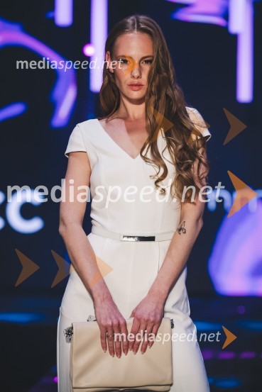  Lara Mlaker, manekenkaMoč miru, spomladanska modna revija v Citycentru Celje