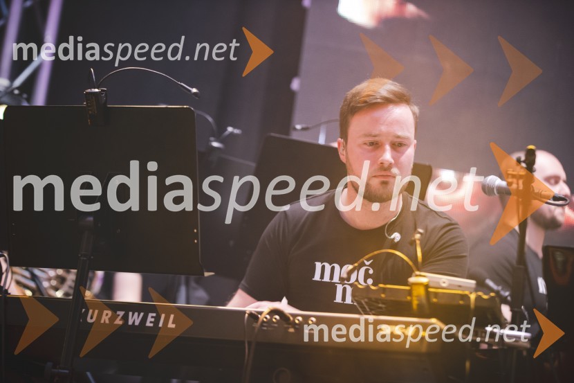 Moč miru, spomladanska modna revija v Citycentru Celje