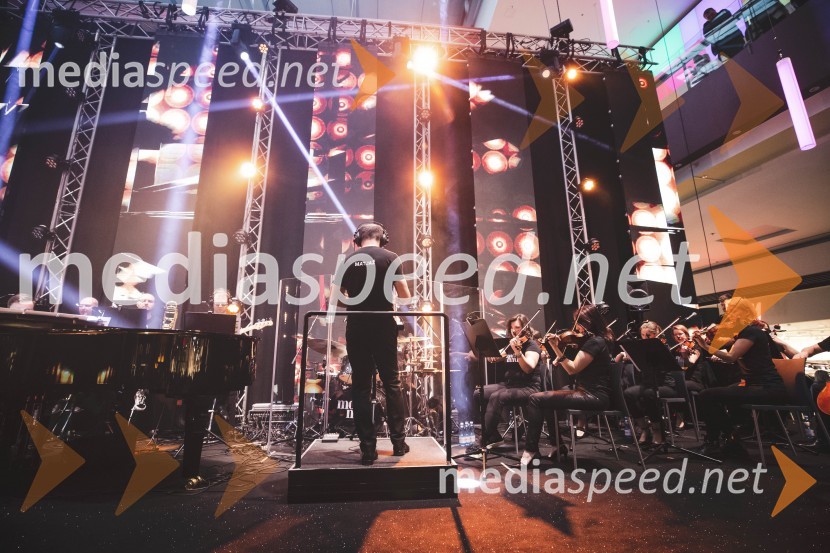 Moč miru, spomladanska modna revija v Citycentru Celje