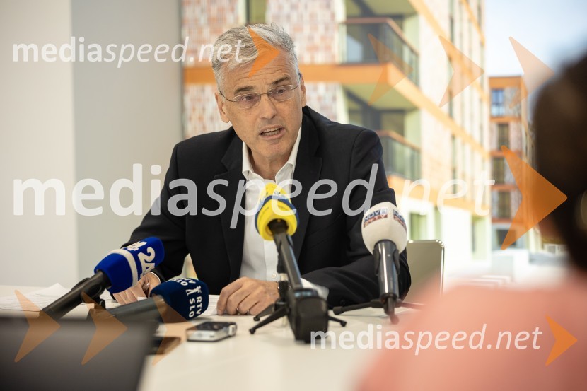 mag. Črtomir Remec, direktor Stanovanjskega sklada RSNovinarska konferenca, Stanovanjski sklad Republike Slovenije