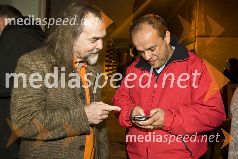 Dragan Bulič, glasbeni uredni Radia Slovenija in Branko J. Vunjak - Brendi, glasbenikDinamit, 1. rojstni dan oddaje Čarli TV