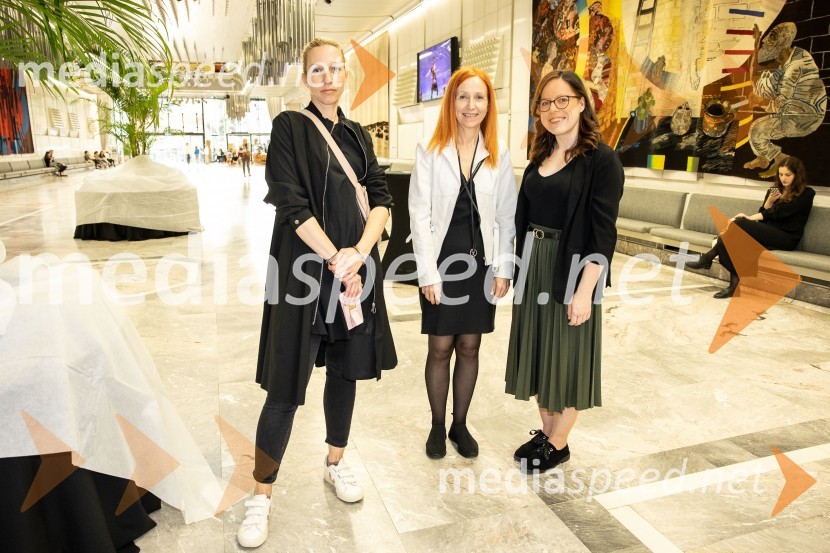  ... ;  ... ;  Medeja  Medved, Cankarjev domJan Martens / GRIP v sodelovanju z Dance On Ensemble: vsak poskus se bo končal z zdrobljenimi telesi in zlomljenimi kostmi, plesna predstava, Cankarjev dom