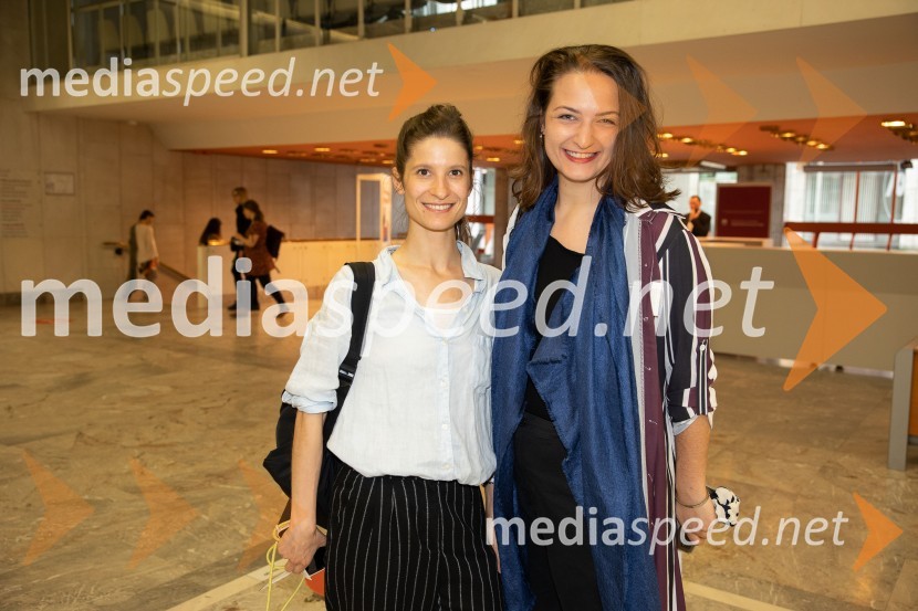  Polett Kasza, plesalka;  Sara Janašković, plesalka, koreografinjaJan Martens / GRIP v sodelovanju z Dance On Ensemble: vsak poskus se bo končal z zdrobljenimi telesi in zlomljenimi kostmi, plesna predstava, Cankarjev dom