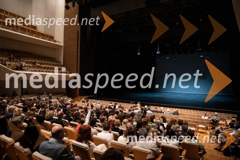 Jan Martens / GRIP v sodelovanju z Dance On Ensemble: vsak poskus se bo končal z zdrobljenimi telesi in zlomljenimi kostmi, plesna predstava, Cankarjev dom