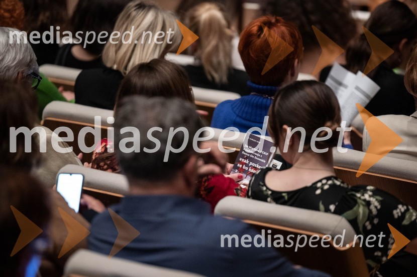 Jan Martens / GRIP v sodelovanju z Dance On Ensemble: vsak poskus se bo končal z zdrobljenimi telesi in zlomljenimi kostmi, plesna predstava, Cankarjev dom