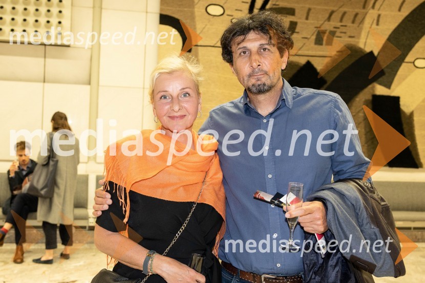 Jan Martens / GRIP v sodelovanju z Dance On Ensemble: vsak poskus se bo končal z zdrobljenimi telesi in zlomljenimi kostmi, plesna predstava, Cankarjev dom