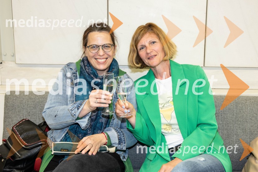 Jan Martens / GRIP v sodelovanju z Dance On Ensemble: vsak poskus se bo končal z zdrobljenimi telesi in zlomljenimi kostmi, plesna predstava, Cankarjev dom