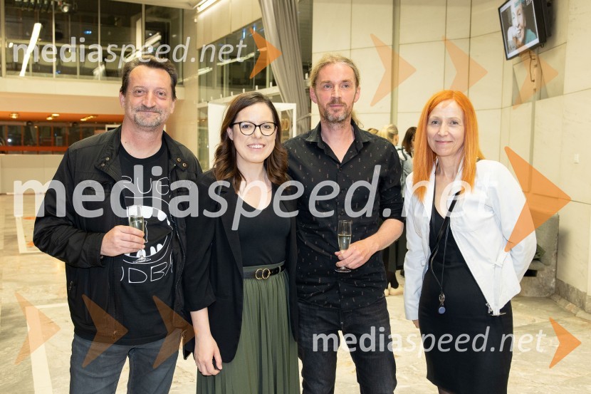  ... ;  Medeja  Medved, Cankarjev dom;  Andrej Jaklič, Cankarjev dom;  ... Jan Martens / GRIP v sodelovanju z Dance On Ensemble: vsak poskus se bo končal z zdrobljenimi telesi in zlomljenimi kostmi, plesna predstava, Cankarjev dom