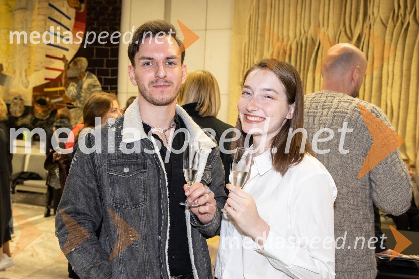 Jan Martens / GRIP v sodelovanju z Dance On Ensemble: vsak poskus se bo končal z zdrobljenimi telesi in zlomljenimi kostmi, plesna predstava, Cankarjev dom