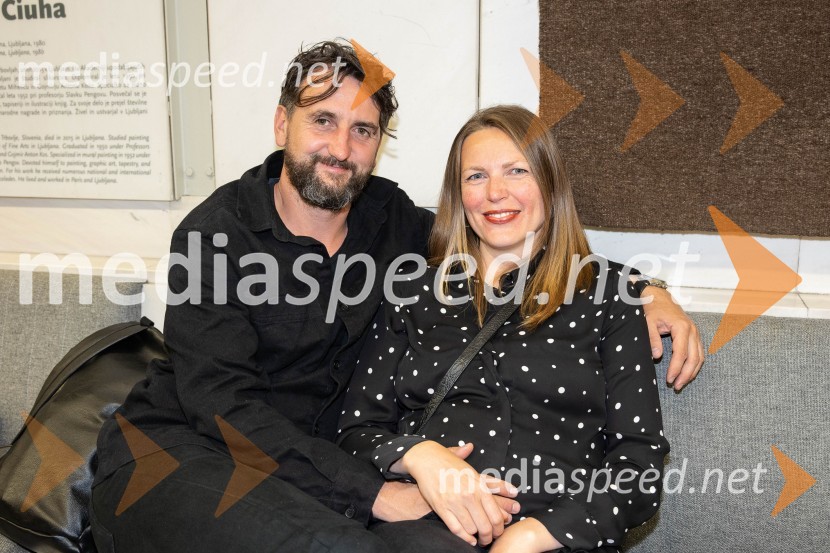 Jan Martens / GRIP v sodelovanju z Dance On Ensemble: vsak poskus se bo končal z zdrobljenimi telesi in zlomljenimi kostmi, plesna predstava, Cankarjev dom