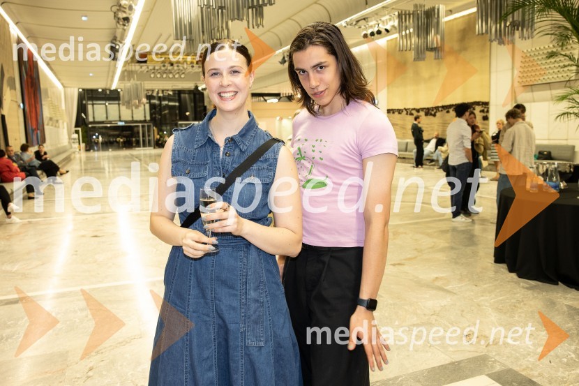 Jan Martens / GRIP v sodelovanju z Dance On Ensemble: vsak poskus se bo končal z zdrobljenimi telesi in zlomljenimi kostmi, plesna predstava, Cankarjev dom