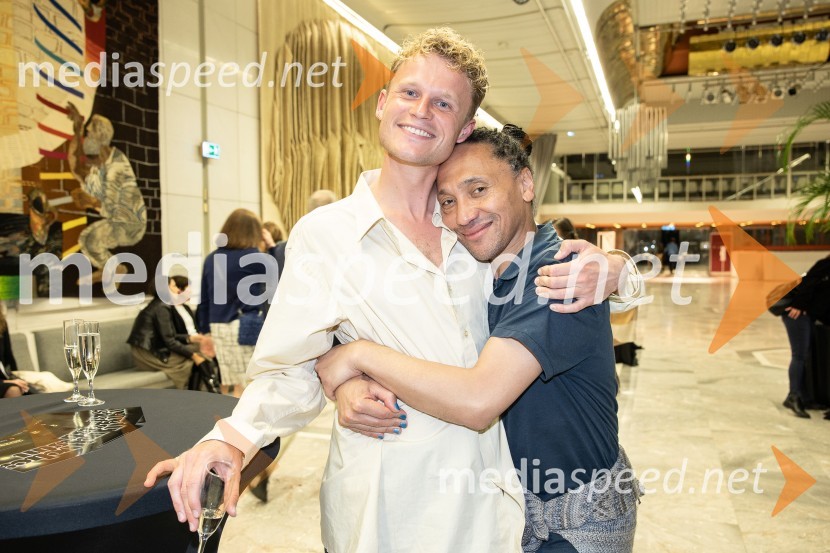  ... ;  Tim Persent, plesalecJan Martens / GRIP v sodelovanju z Dance On Ensemble: vsak poskus se bo končal z zdrobljenimi telesi in zlomljenimi kostmi, plesna predstava, Cankarjev dom