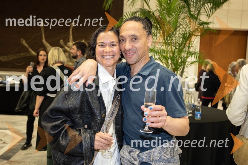  Gesine Moog, plesalka;  Tim Persent, plesalecJan Martens / GRIP v sodelovanju z Dance On Ensemble: vsak poskus se bo končal z zdrobljenimi telesi in zlomljenimi kostmi, plesna predstava, Cankarjev dom