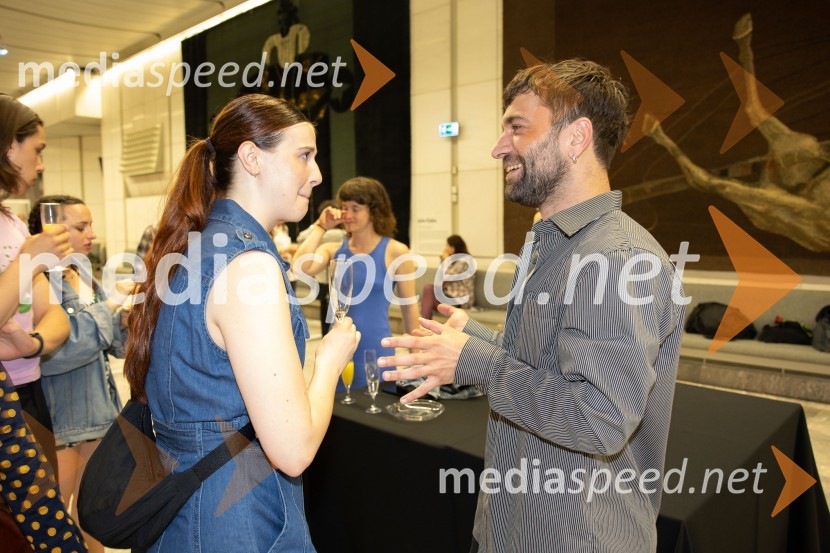  ... ;  Steven Michel, plesalecJan Martens / GRIP v sodelovanju z Dance On Ensemble: vsak poskus se bo končal z zdrobljenimi telesi in zlomljenimi kostmi, plesna predstava, Cankarjev dom