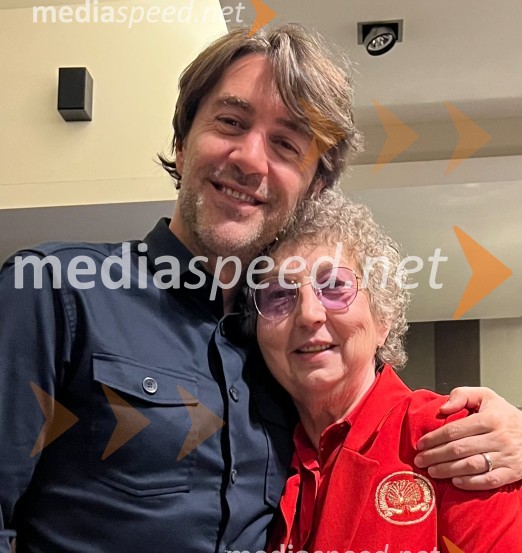  Edward Clug, umetniški direktor, Balet SNG Maribor;  Dragica Petrovič, režiserka in producentkaBalet SNG Maribor s Peerom Gyntom v Modeni