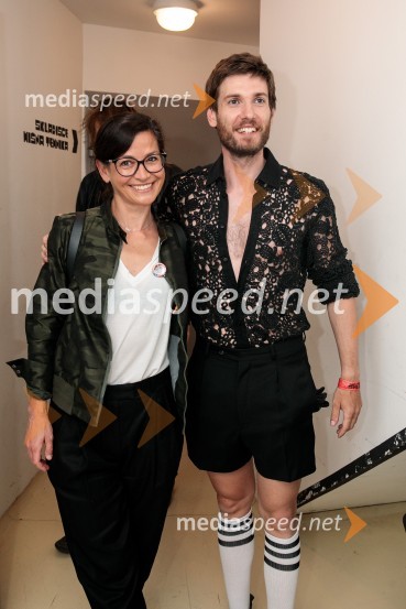  Simona  Belle, služba za stike z javnostmi MGL;  Robert Korošec, igralecTradicionalni koncert MGL&AGRFT v Kinu Šiška