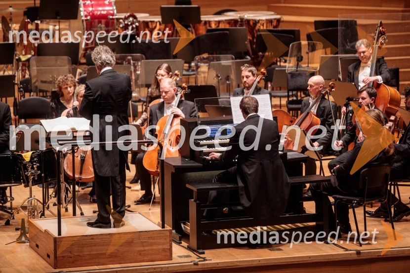  Thomas Søndergård, dirigent;  Christian Schmitt, organistKraljevi škotski nacionalni orkester, koncert v Cankarjevem domu
